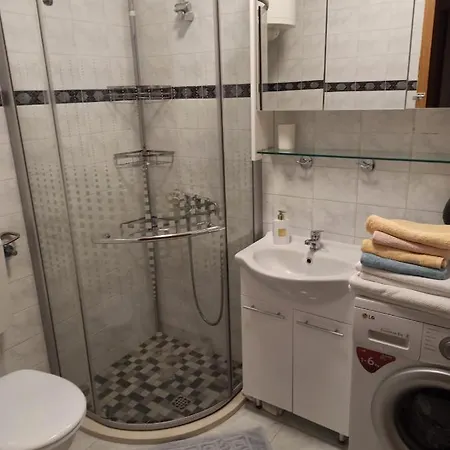 Robertino 1966 Apartman *