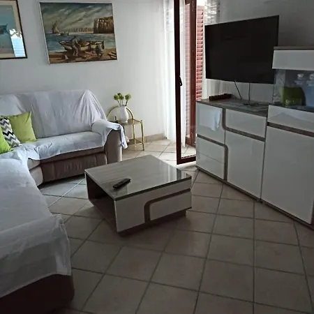 Apartment Robertino 1966 Makarska