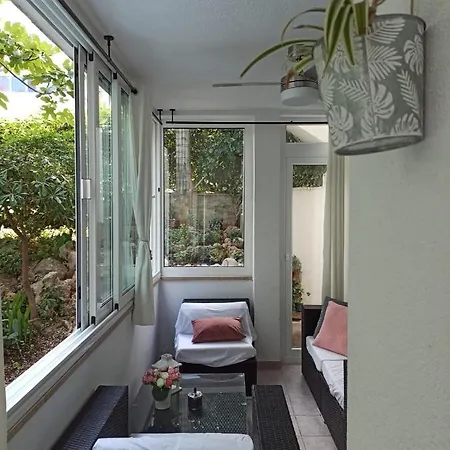 Apartment Robertino 1966 Makarska